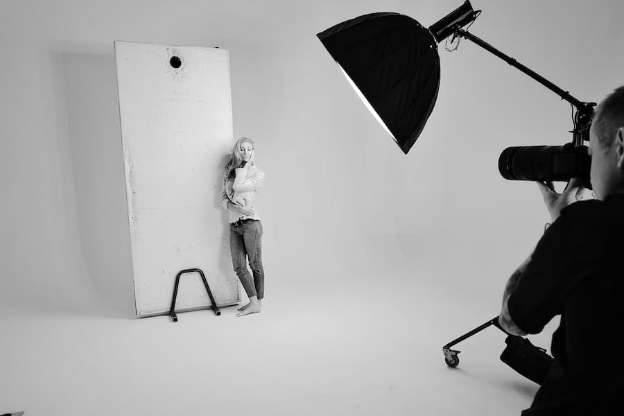 Czym różni się profesjonalne studio fotograficzne od amatorskich sal? Standardy decydujące o jakości zdjęć Czym różni się profesjonalne studio fotograficzne od amatorskich sal? Standardy decydujące o jakości zdjęć