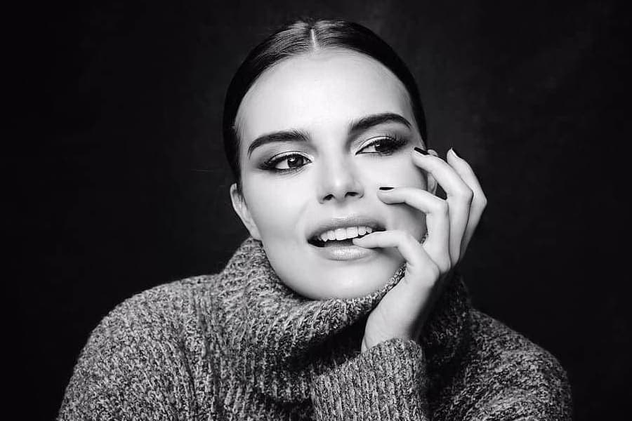 Studio Stawki - Zdjęcie do LinkedIn - błędy, które kosztują Cię klientów