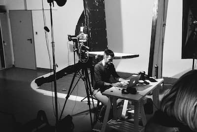 Softbox, beauty dish, strip - co wybrać do sesji?