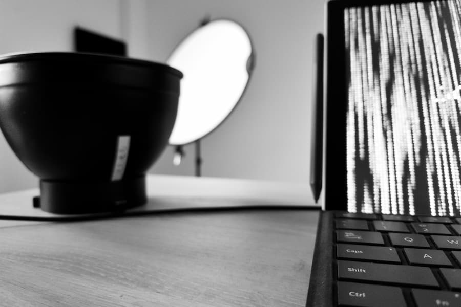 Dlaczego aparaty cyfrowe gubią odcienie czerwieni i nasyconych zieleni przy oświetleniu LED? Dlaczego aparaty cyfrowe gubią odcienie czerwieni i nasyconych zieleni przy oświetleniu LED?
